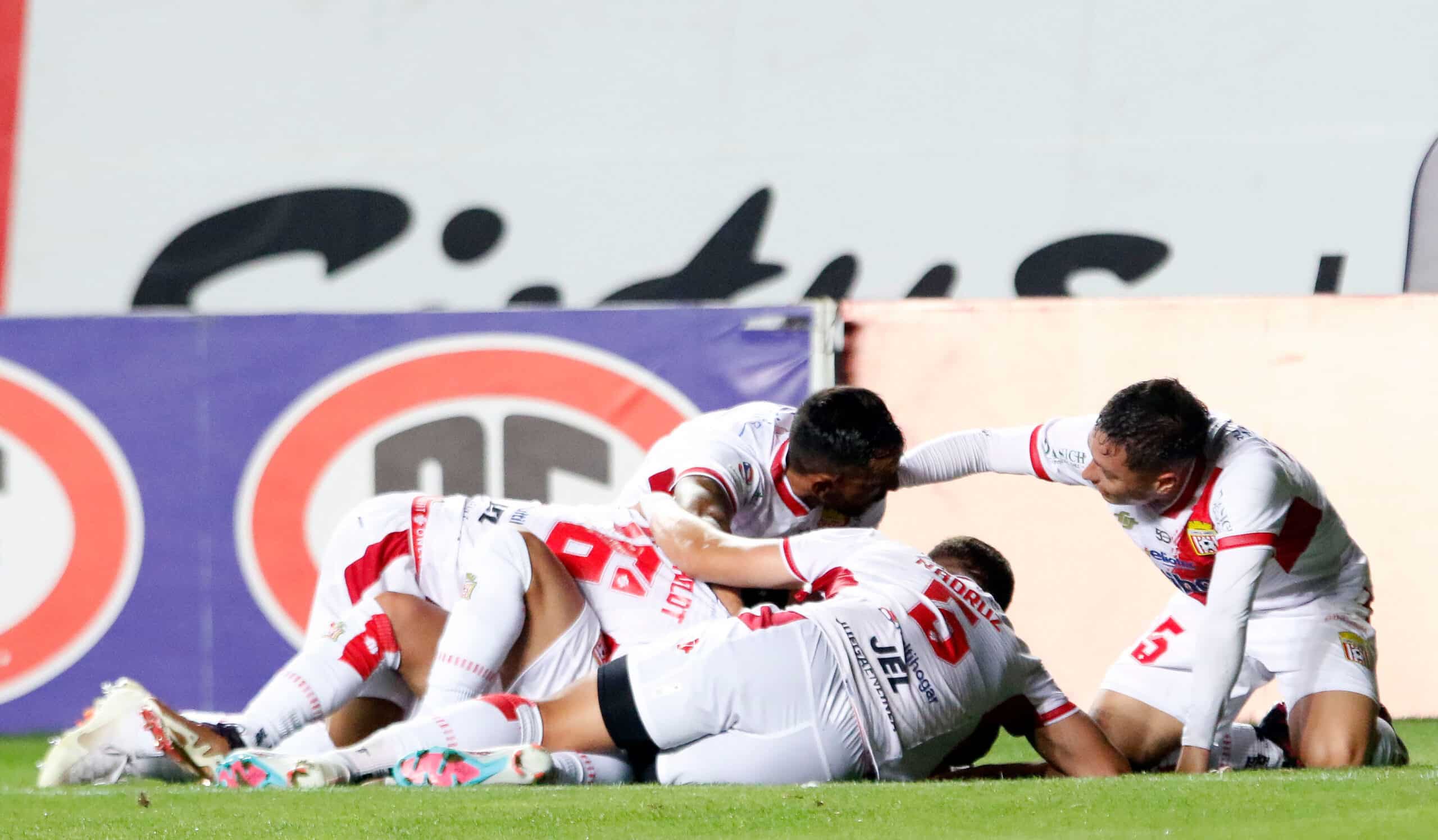 Curicó rompe la mala racha y se queda con el clásico ante Ñublense